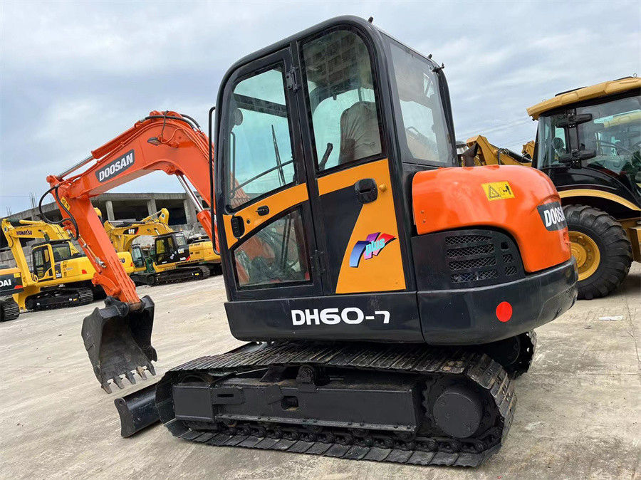 Μικρός εξορυκτής Doosan DH60 Mini Crawler Digger Κορέας μάρκα 6ton
