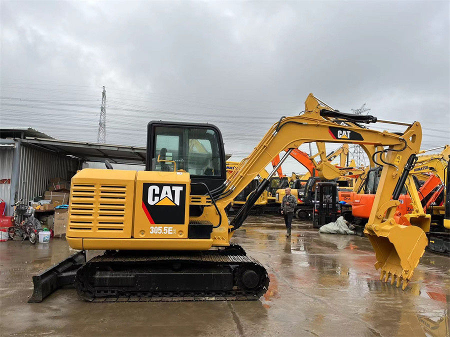 Μικρός σκάφτης CAT 305.5E2 Χρησιμοποιούμενος υδραυλικός σκάφτης βάρους 5 τόνων με λεπίδα