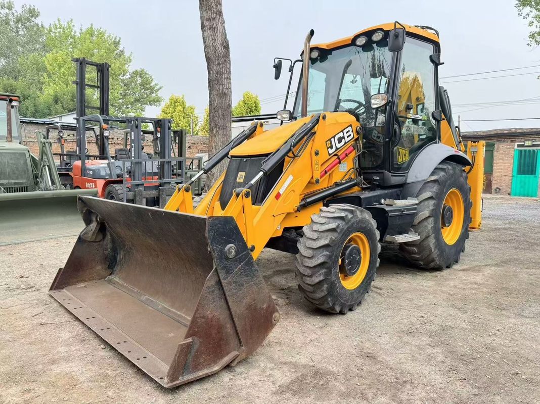 Χρησιμοποιούμενο φορητή JCB 3CX Backhoe με διχασμένο κουβά