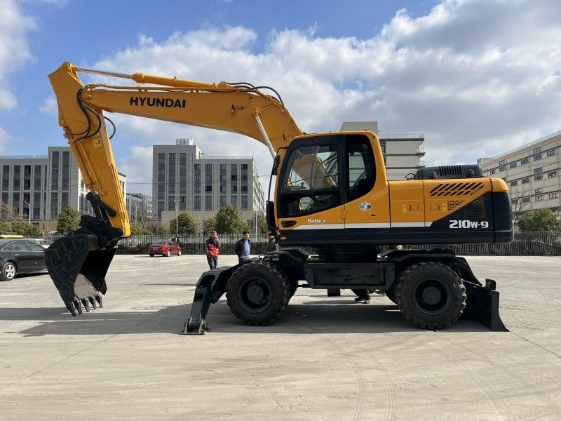 Χρησιμοποιούμενη υγιούντα 210w-9 τροχοφόρος εκσκαφέας 21 τόνων μεσαίου μεγέθους χρησιμοποιούμενες εκσκαφές