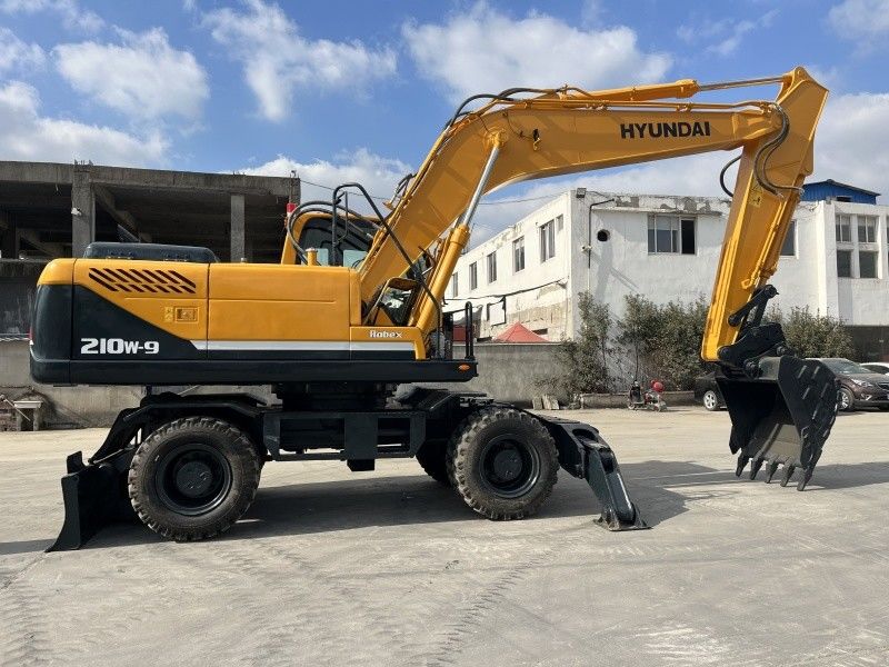 Χρησιμοποιούμενη υγιούντα 210w-9 τροχοφόρος εκσκαφέας 21 τόνων μεσαίου μεγέθους χρησιμοποιούμενες εκσκαφές
