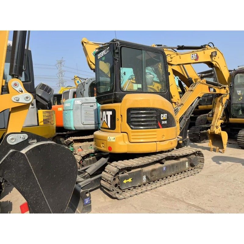 Χρησιμοποιούμενος μικρός εκσκαφέας CAT 303E για μικρά εργοτάξια και περιορισμένους χώρους