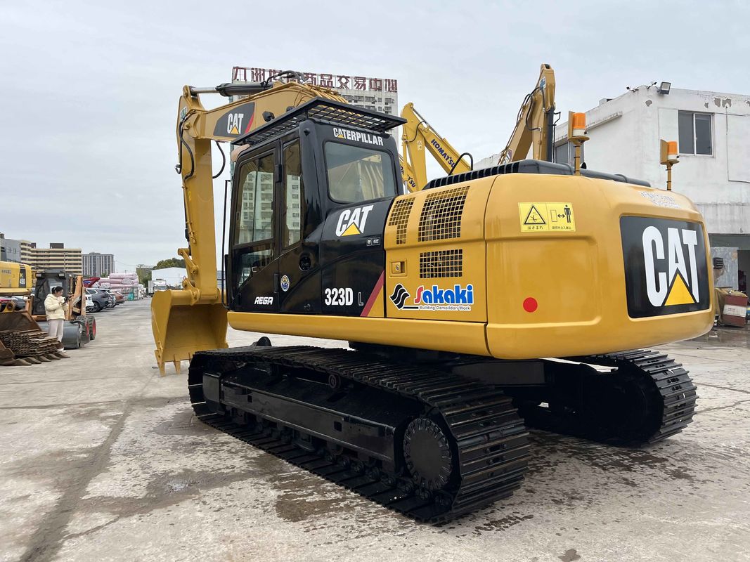 Χρησιμοποιούμενος σκάφος CAT 323DL για κατασκευές