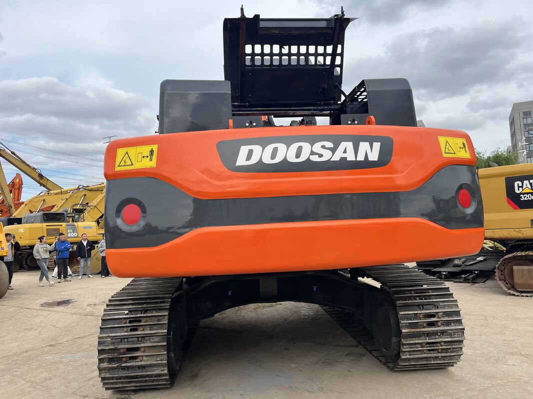 Used Doosan DX340LC-9C Hydraulic Excavator with 184 KW Engine Power and 1.5 m³ Bucket Capacity for Earthmoving