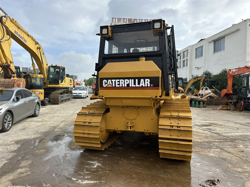 Χρησιμοποιούμενη μπουλντόζα Caterpillar D7G Τρόπος τροχιάς Ισχυρός κινητήρας καυσίμου Μεσαίου μεγέθους Ιδανικό για ισοπέδωση γης Κατασκευή δρόμων και εκκαθάριση χώρου