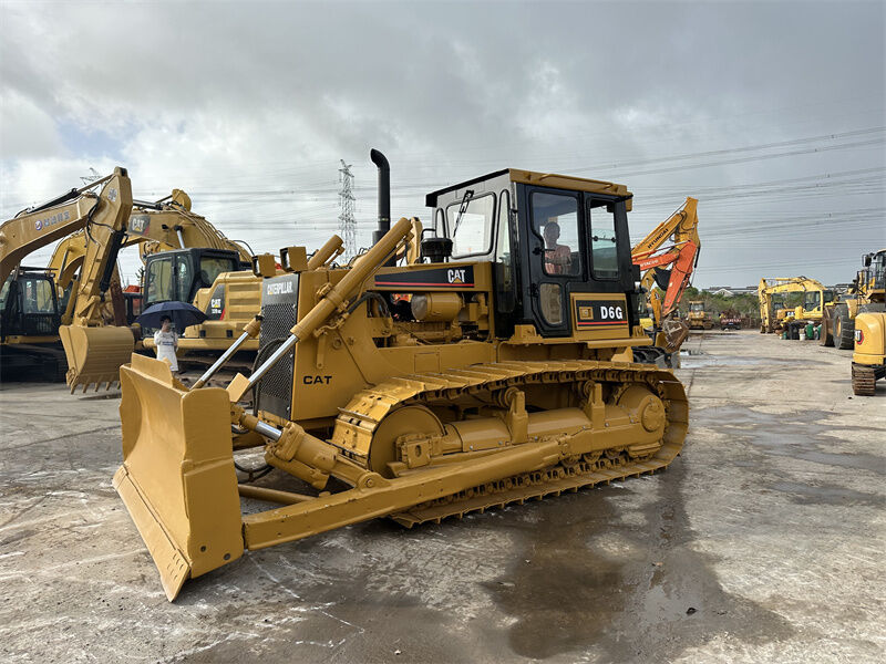 Χρησιμοποιούμενη μπουλντόζα Caterpillar D7G Τρόπος τροχιάς Ισχυρός κινητήρας καυσίμου Μεσαίου μεγέθους Ιδανικό για ισοπέδωση γης Κατασκευή δρόμων και εκκαθάριση χώρου