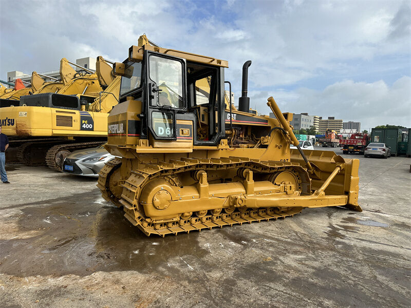 Χρησιμοποιούμενη μπουλντόζα Caterpillar D7G Τρόπος τροχιάς Ισχυρός κινητήρας καυσίμου Μεσαίου μεγέθους Ιδανικό για ισοπέδωση γης Κατασκευή δρόμων και εκκαθάριση χώρου