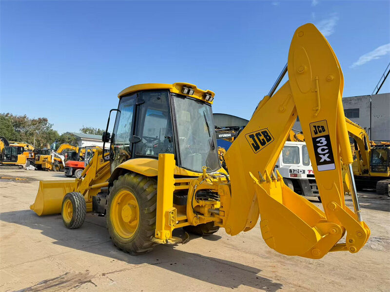 Μεταχειρισμένος Εκσκαφέας Φορτωτής JCB 3CX με Χωρητικότητα Κάδου 1.1m3, Ισχύ 81kw και Εγγύηση ενός έτους